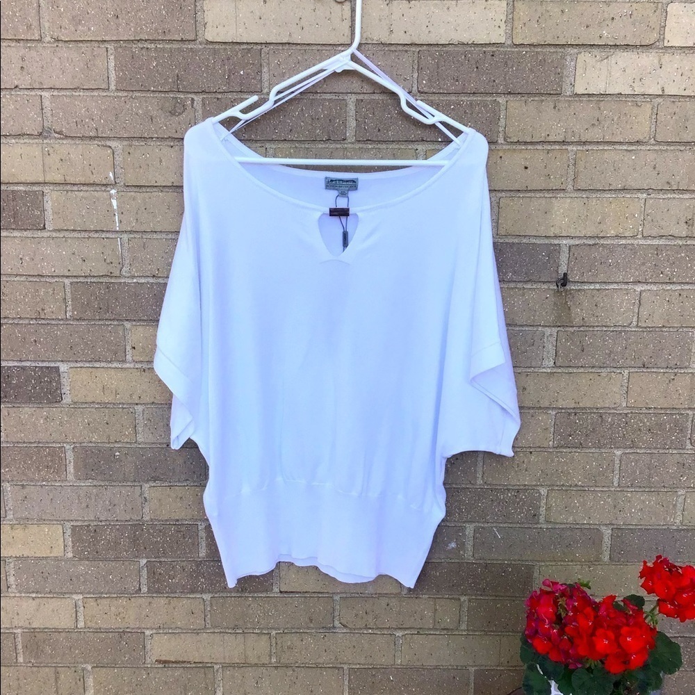 Woman’s Joseph A Top